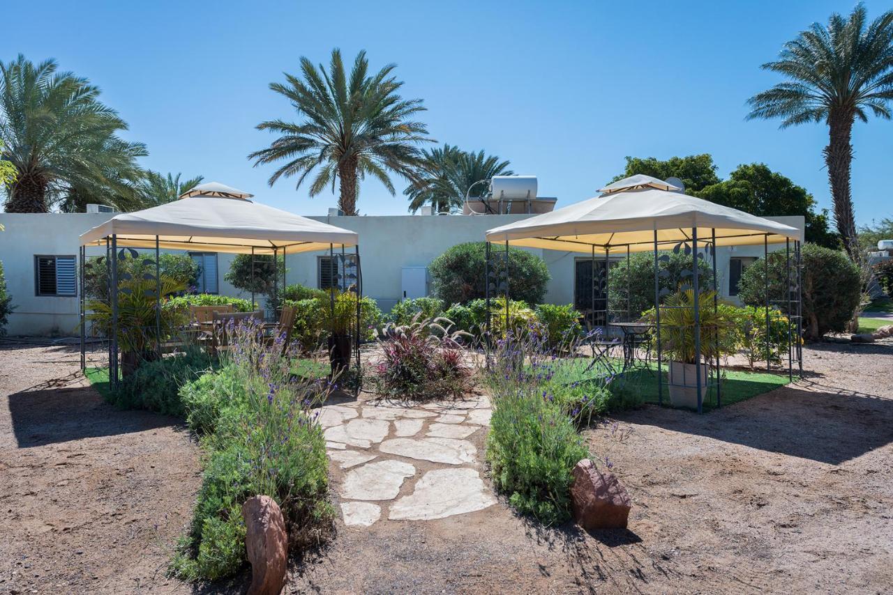 Eilot Kibbutz Country Lodging Ейлат Екстериор снимка