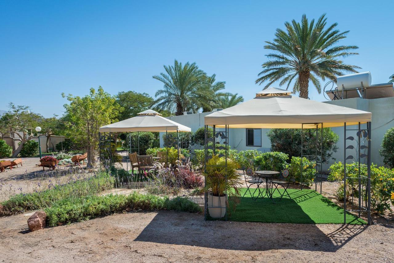 Eilot Kibbutz Country Lodging Ейлат Екстериор снимка