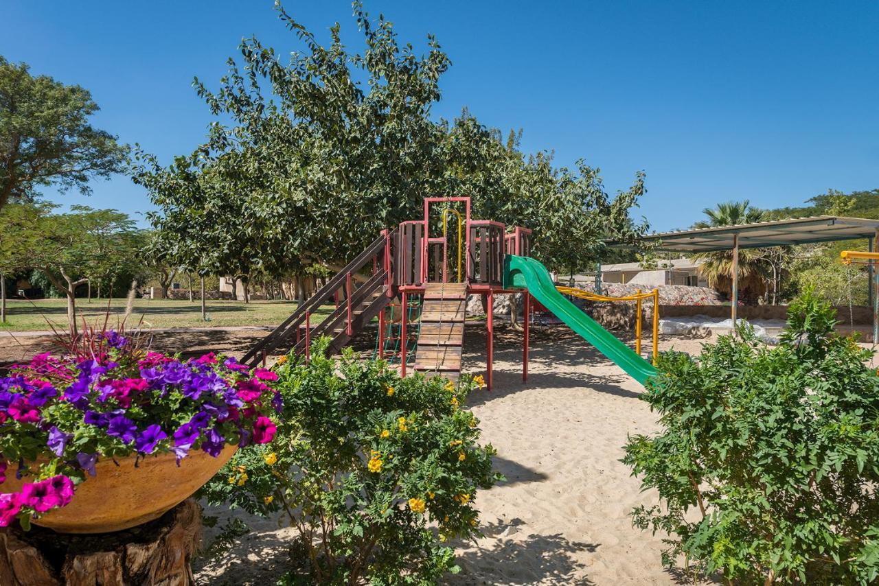 Eilot Kibbutz Country Lodging Ейлат Екстериор снимка