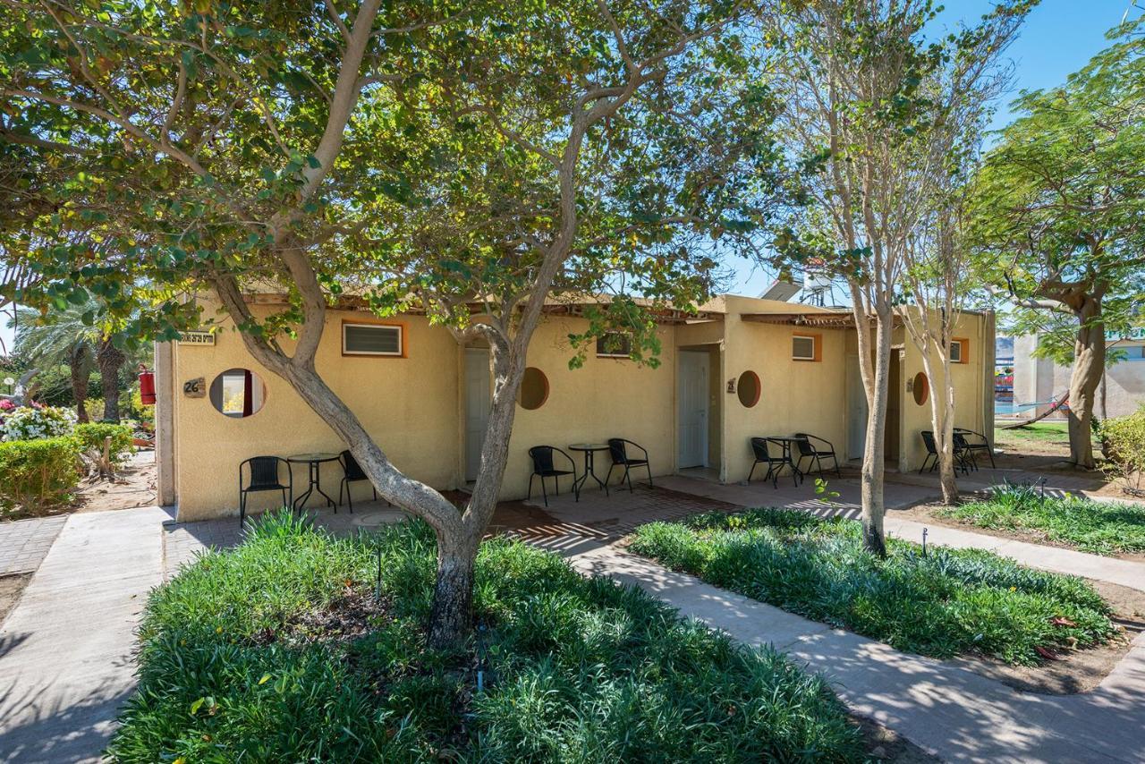 Eilot Kibbutz Country Lodging Ейлат Екстериор снимка