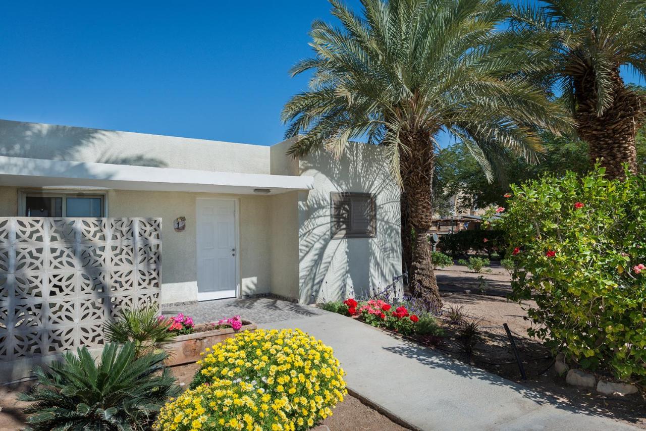 Eilot Kibbutz Country Lodging Ейлат Екстериор снимка