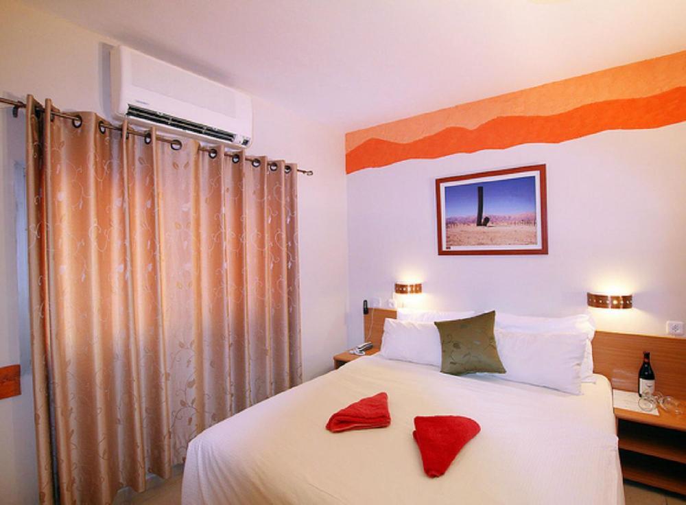 Eilot Kibbutz Country Lodging Ейлат Екстериор снимка