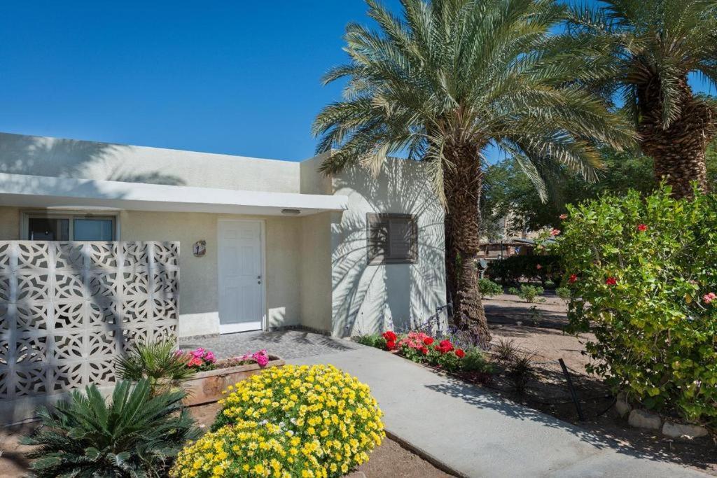 Eilot Kibbutz Country Lodging Ейлат Екстериор снимка