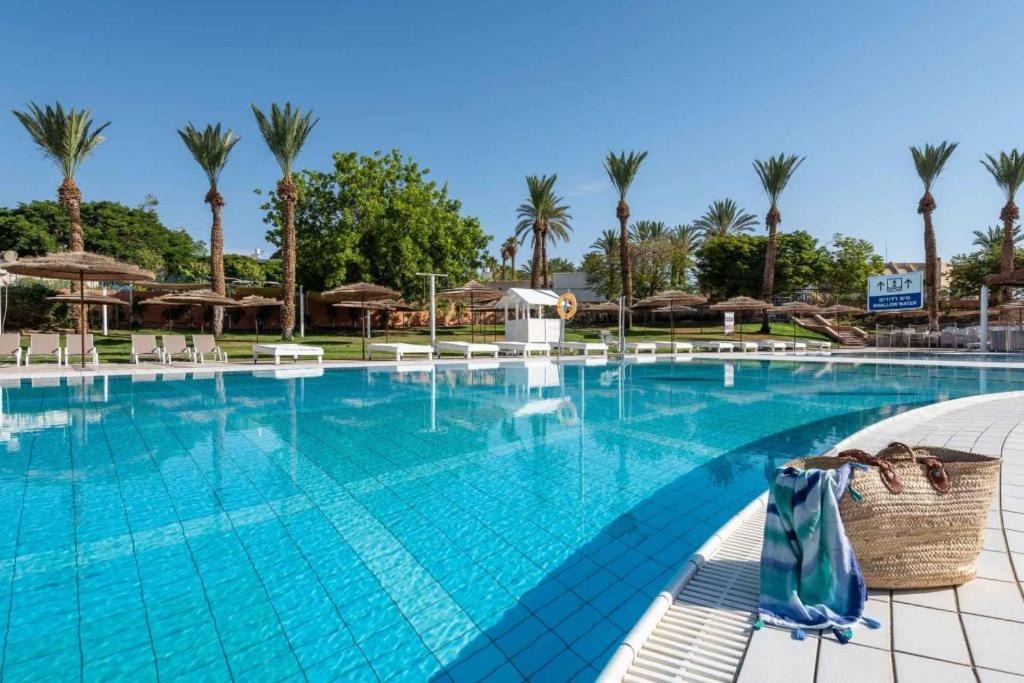 Eilot Kibbutz Country Lodging Ейлат Екстериор снимка