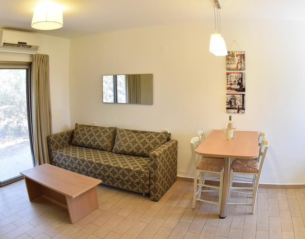 Eilot Kibbutz Country Lodging Ейлат Екстериор снимка