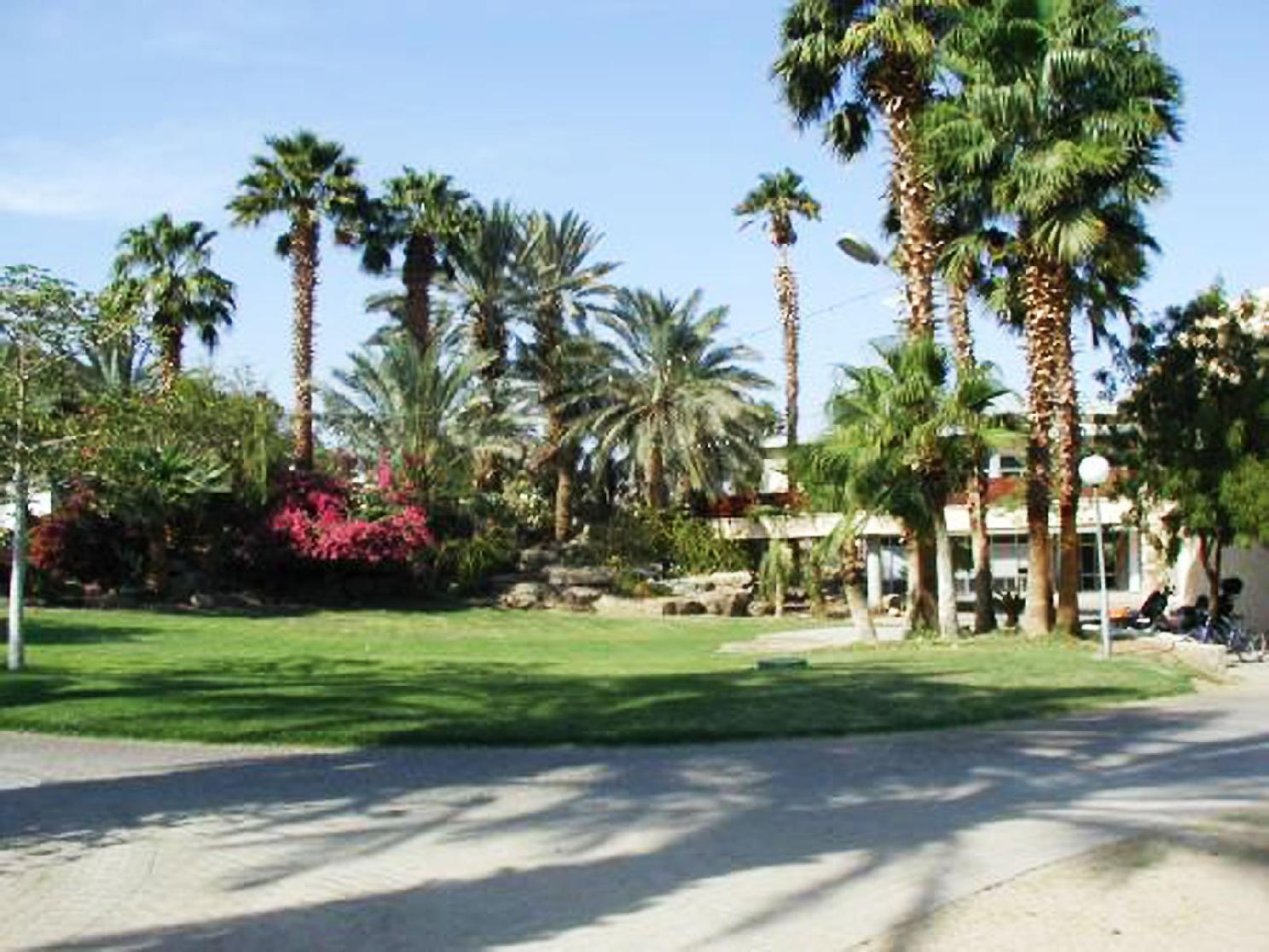 Eilot Kibbutz Country Lodging Ейлат Екстериор снимка