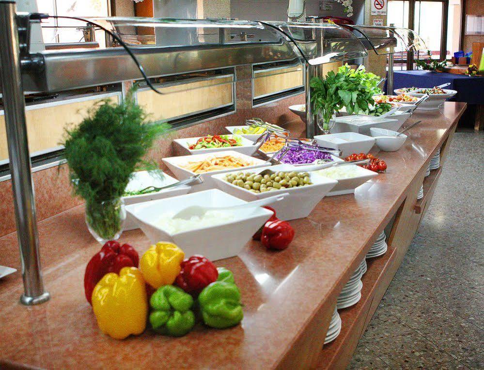 Eilot Kibbutz Country Lodging Ейлат Екстериор снимка