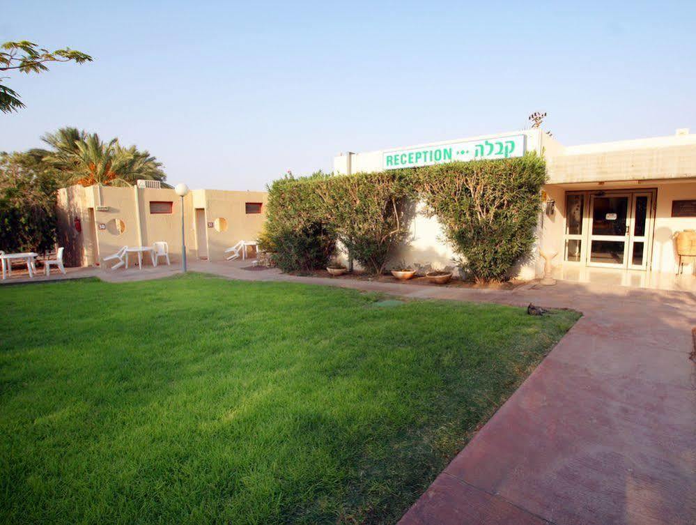 Eilot Kibbutz Country Lodging Ейлат Екстериор снимка