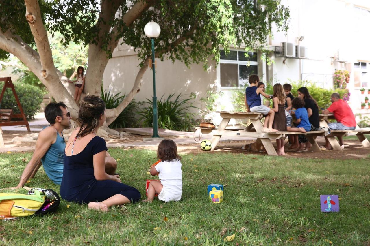 Eilot Kibbutz Country Lodging Ейлат Екстериор снимка